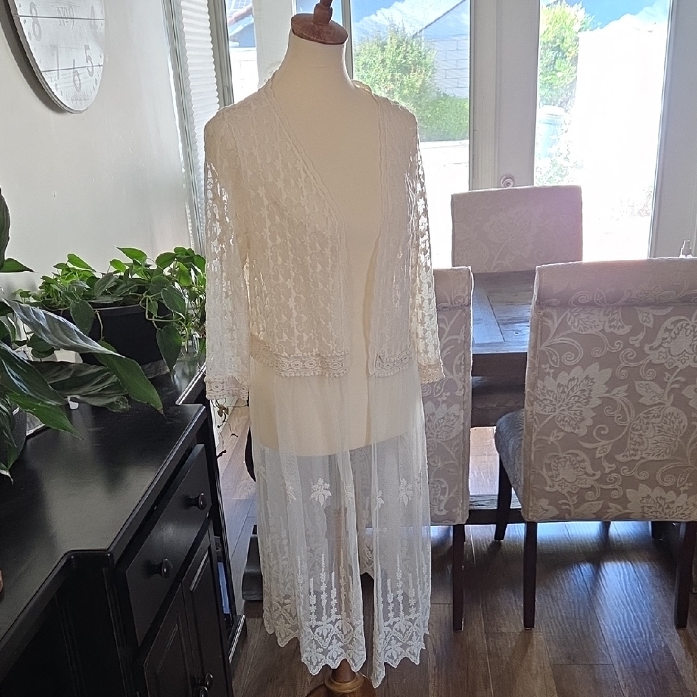 Elegant White Lace Cardigan